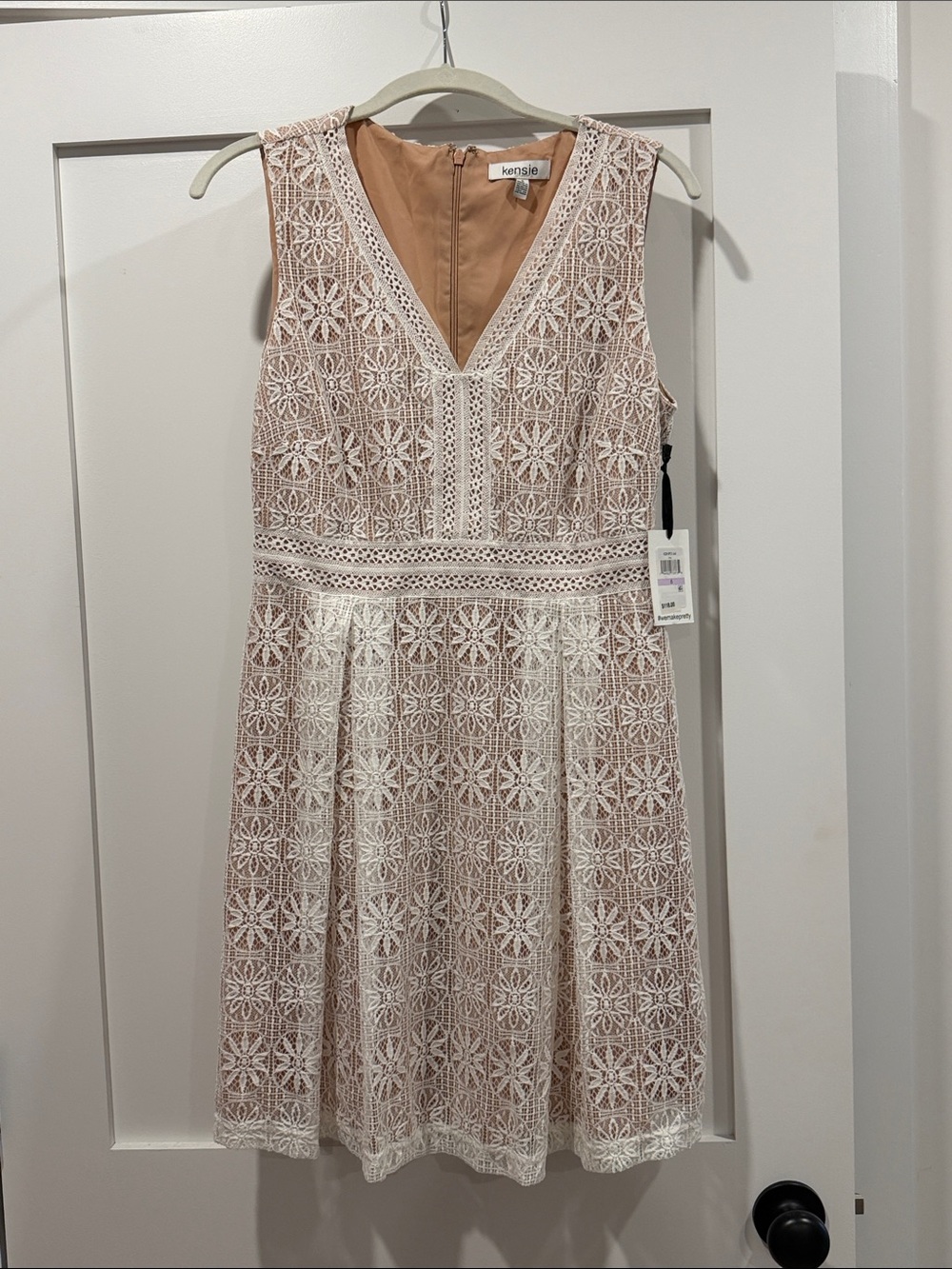 Kensie White Lace V-Neck Fit & Flare Mini Dress NWT size 6